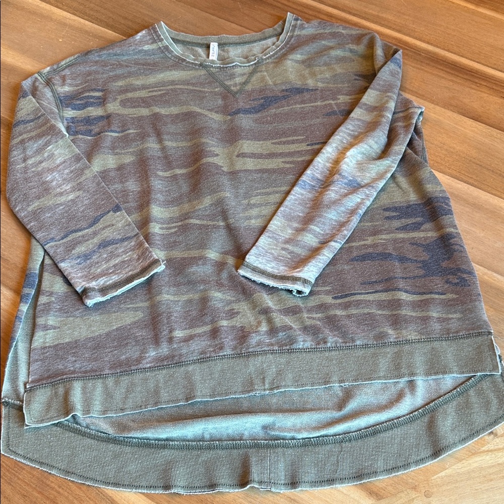Z Supply Camouflage V neck long lounge sweatshirt